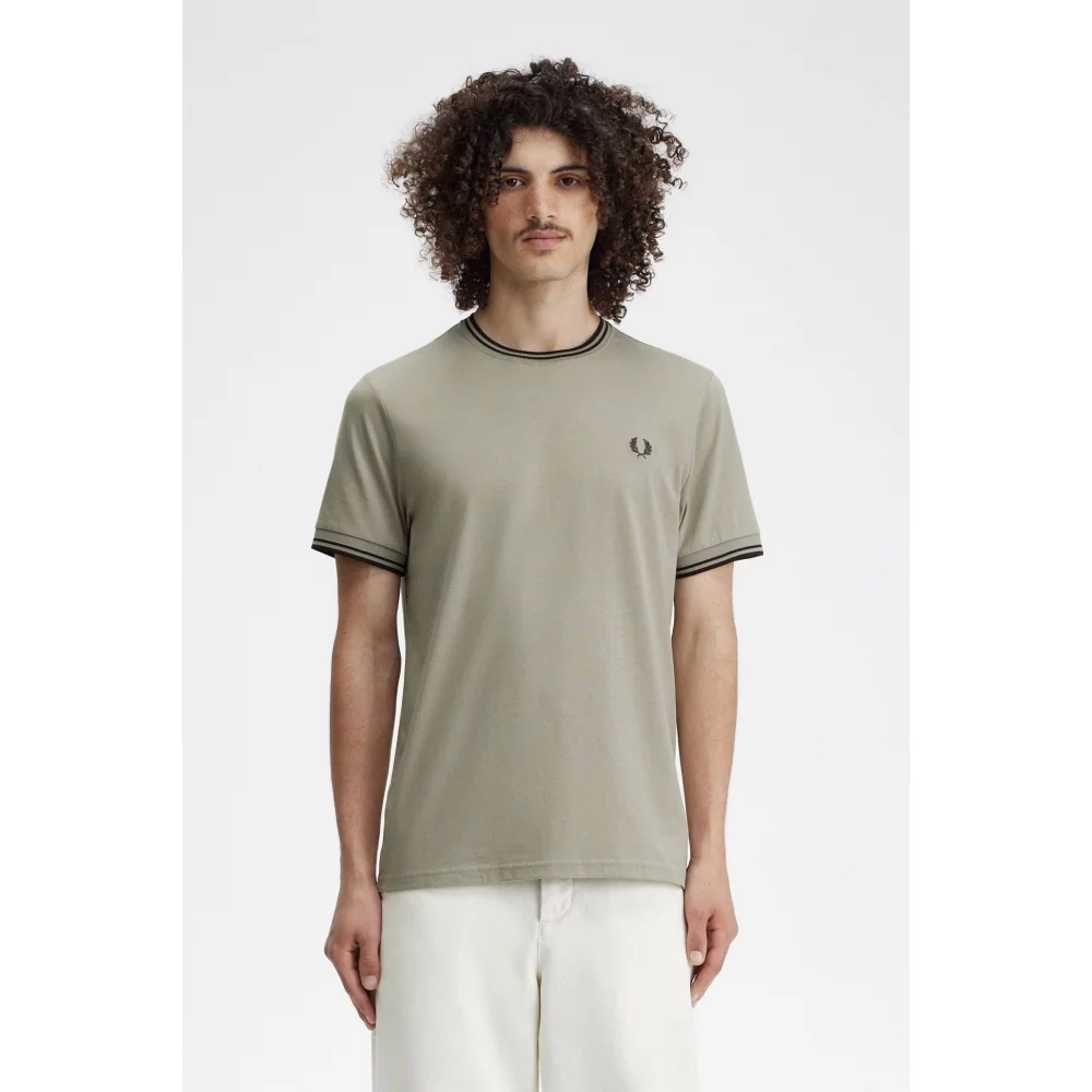 FRED PERRY - TWIN TIPPED T-SHIRT