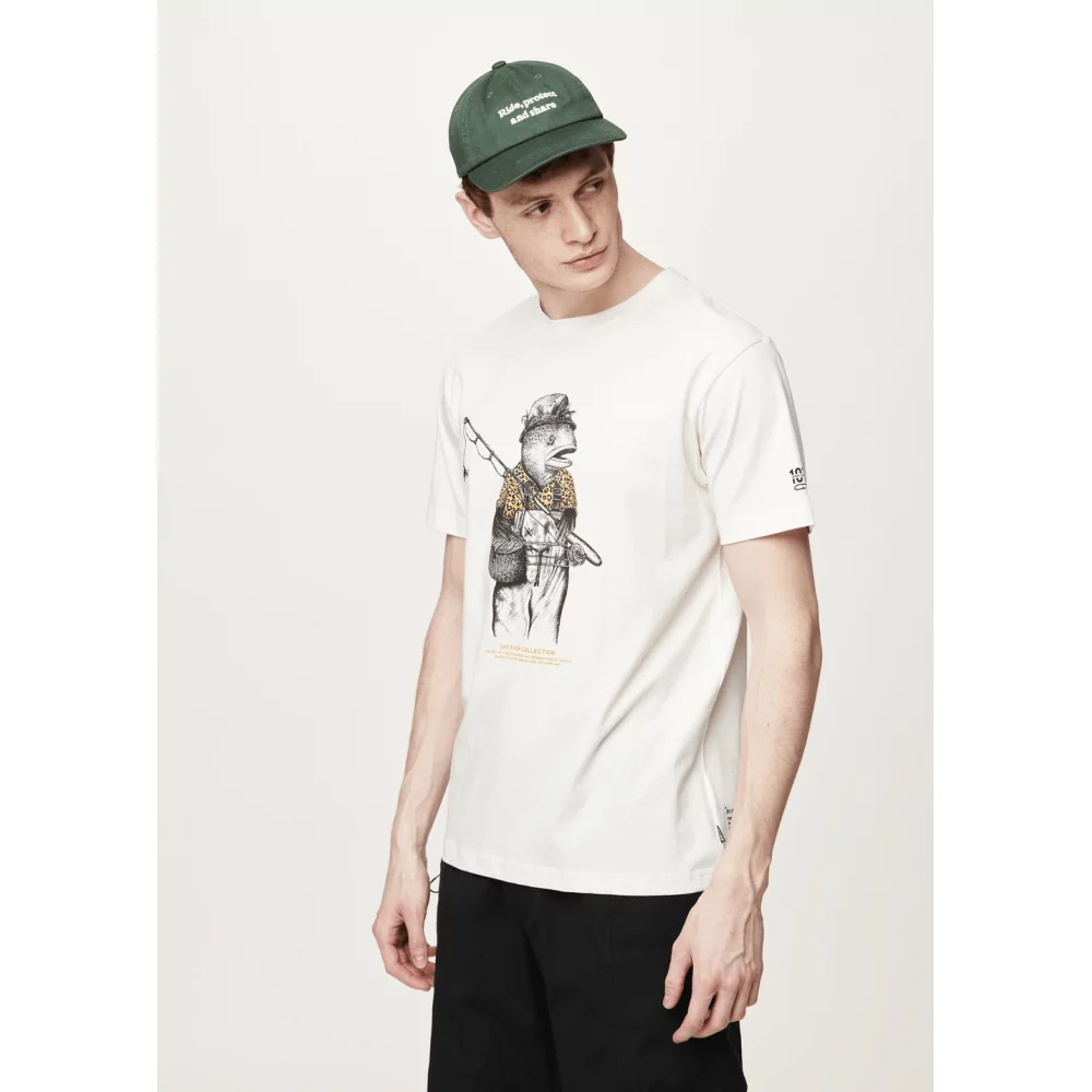 PICTURE - D&S FISHERFISH TEE