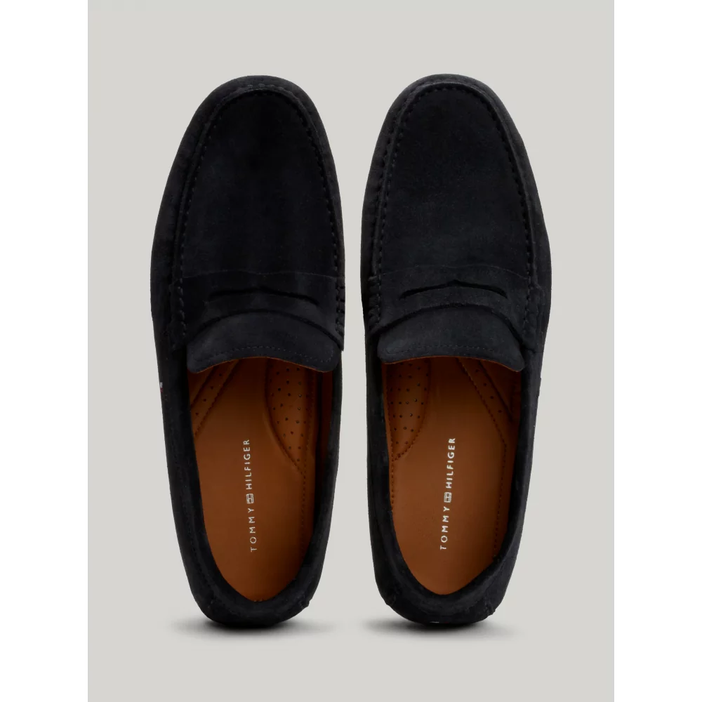 TOMMY HILFIGER - CASUAL HILFIGER SUED